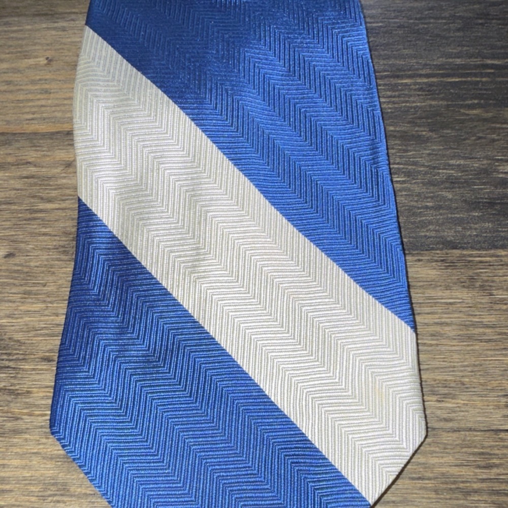 Vintage Bronzini Silk Men's Tie: Striped Blue White Classic Woven One Size - Picture 2 of 5